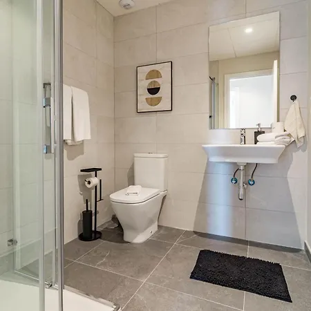 We27b - Stylish And Modern City Apartment *