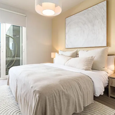 We27b - Stylish And Modern City Apartment *