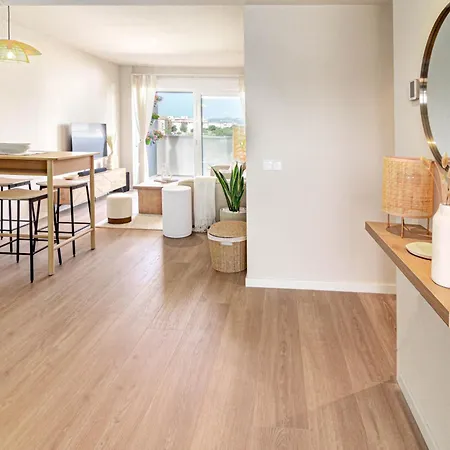 We27b - Stylish And Modern City Apartment