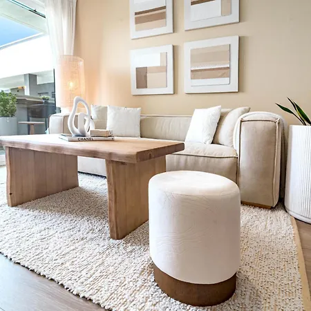 We27b - Stylish And Modern City Apartment *